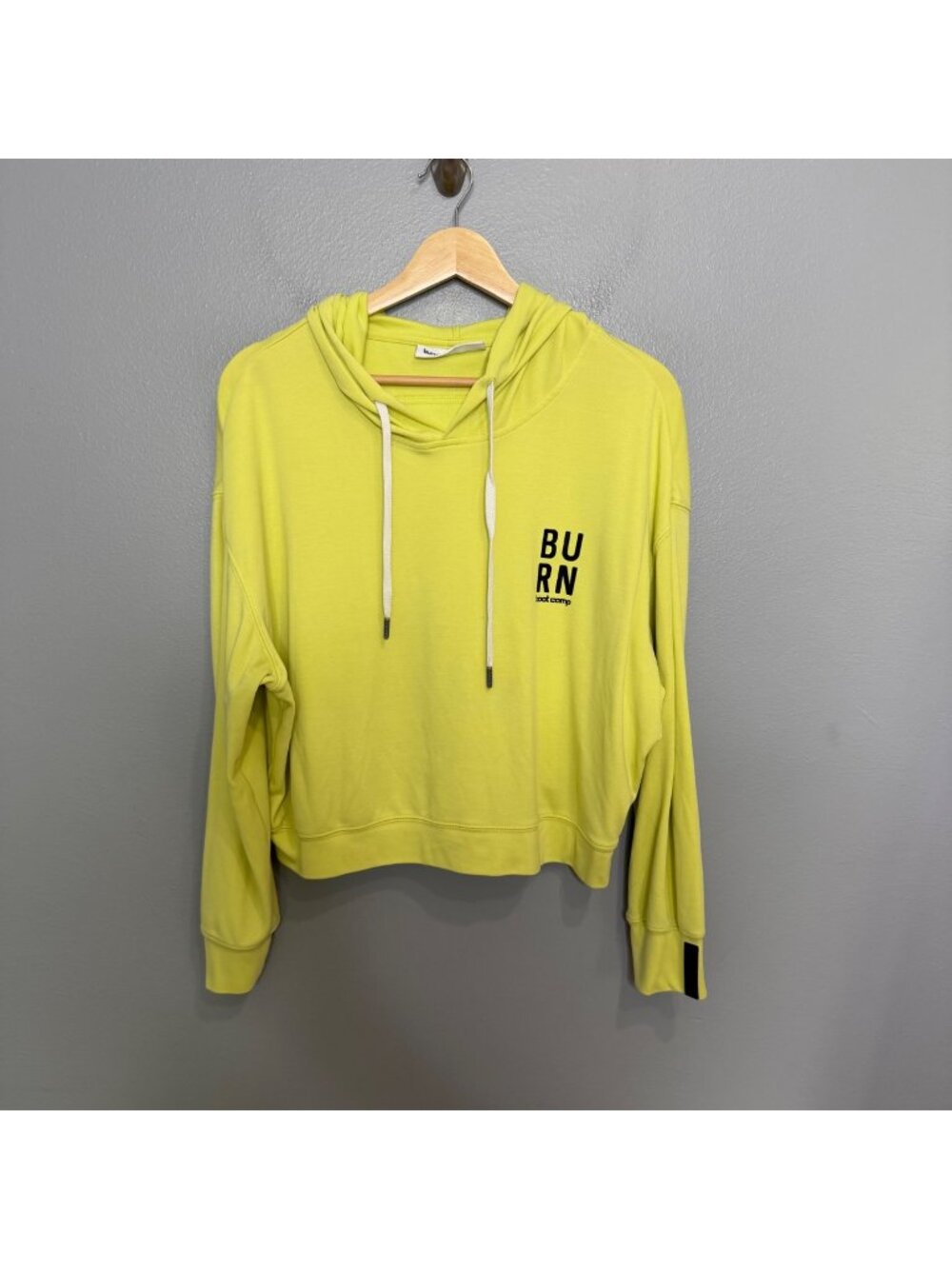 BURN BOOT CAMP neon yellow crop hoodie size M